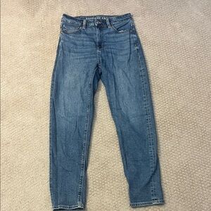 American Eagle Outfitters Mom Jeans!